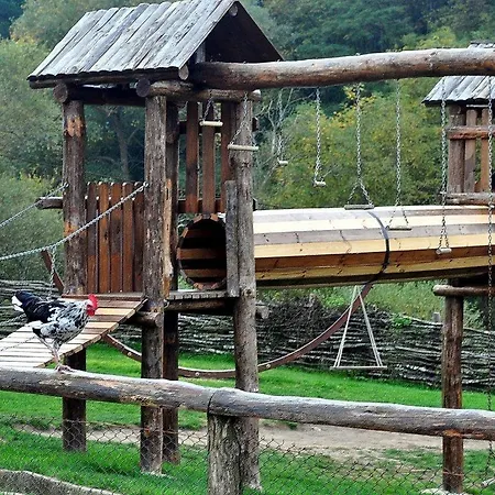 Parque de Campismo за каравани и кемпери барите - Caravan Pitch Park Barite *
