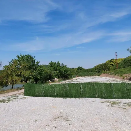 за каравани и кемпери барите - Caravan Pitch Park Barite * Варна