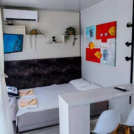 за каравани и кемпери барите - Caravan Pitch Park Barite Camping Varna