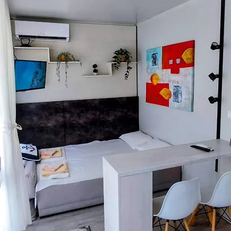 за каравани и кемпери барите - Caravan Pitch Park Barite فارنا